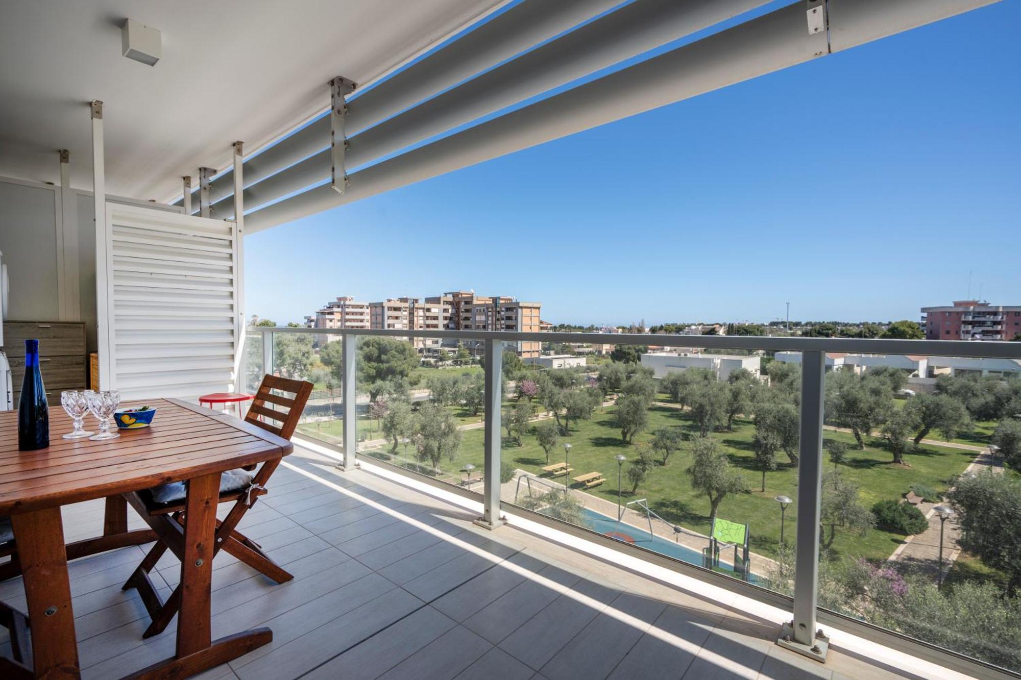 Kind Park - Sleek Apartment With Terrace & Parking Bari Exterior foto